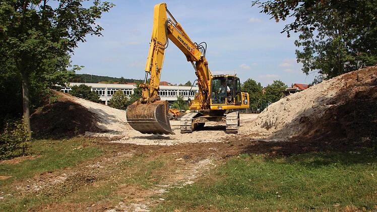 Durchblick vom Alten Sportplatz Richtung Realschule. Foto: eki
