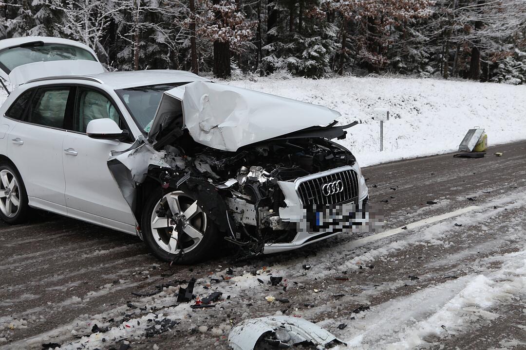Kreis Ansbach: Auto kracht in Rettungswagen