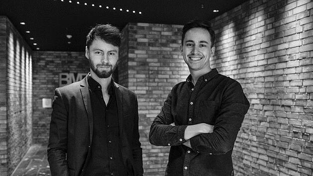 G&uuml;nstig online einkaufen: Der Rannunger Felix Schmitt (rechts) und Philip Laskowski haben die App Superkorb gestartet.  Foto: Michael Hazkiahu