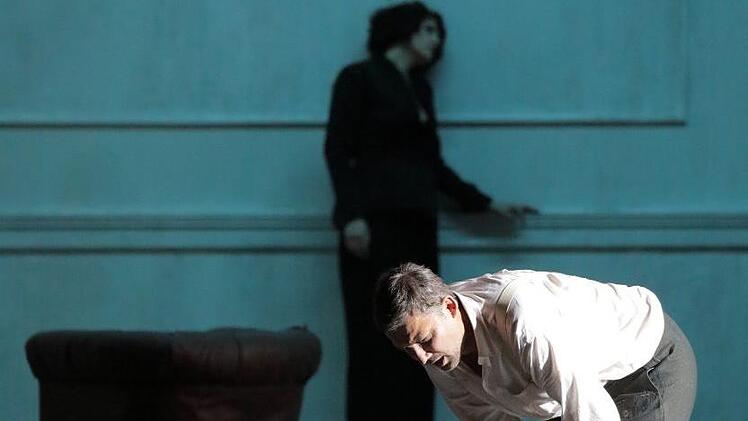 Jonas Kaufmann   (r.) als Verdis Otello und Anja Harteros als Desdemona in München   Wilfried Hösl
