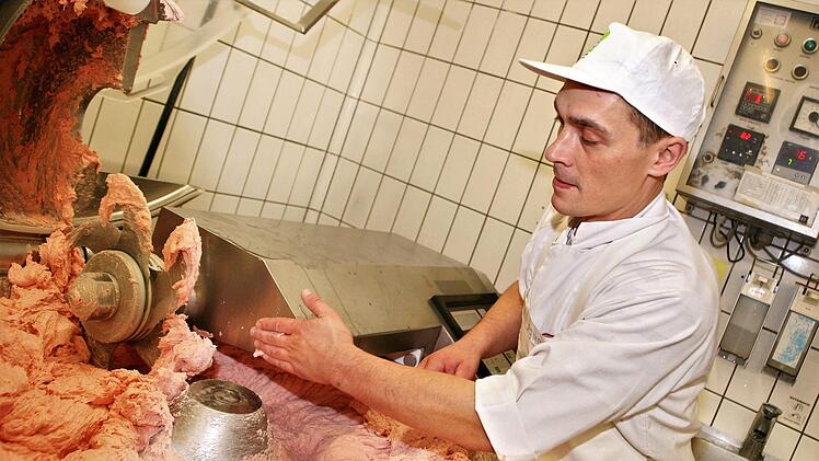 Fleisch von heimischen Bio-Landwirten wird in der Landmetzgerei Kleinhenz zu zertifizierter Bio-Wurst verarbeitet. Foto:Kerstin Junker