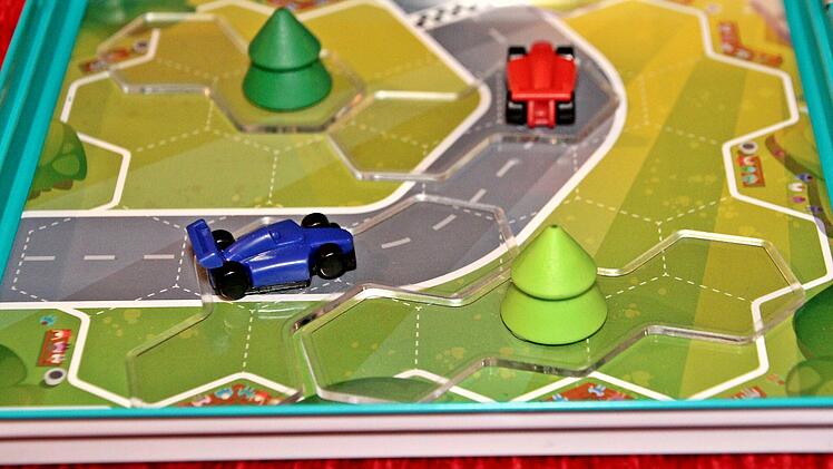 Pole Position im Test - magnetisches Rennwagen-Reisespiel