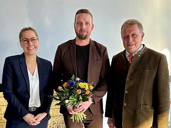 Bezirkskrankenhaus Bayreuth stellt neuen Standortleiter vor: "Werden wichtigen Stellenwert einnehmen" Bezirkskrankenhaus Bayreuth stellt neuen Standortleiter vor: "Werden wichtigen Stellenwert einnehmen"