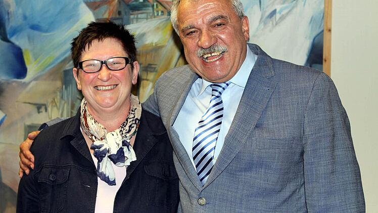 Beide begannen vor 18 Jahren gemeinsam ihre Tätigkeit. Bürgermeister Peter Hänel und Stadträtin Gisela Neuner-Leipold.  Foto: Michael Wunder