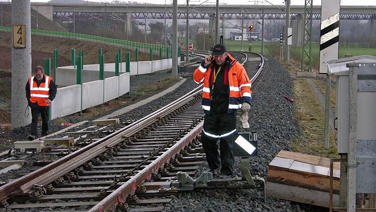 Funkkontakt mit dem Fahrdienstleiter Foto: Klaus Oelzner