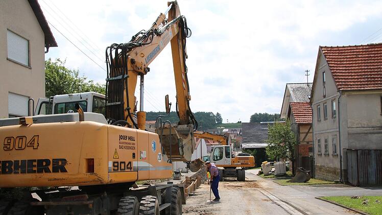 Die Straßenbauarbeiten in Seubrigshausen liegen im Zeitplan. Foto: Heike Beudert