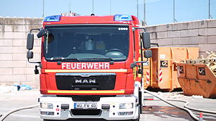 Brand in Würzburger Recycling-Hof: 40 Tonnen Müll in Flammen