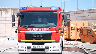 Brand in Würzburger Recycling-Hof: 40 Tonnen Müll in Flammen
