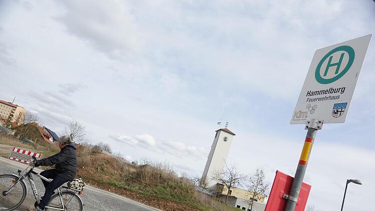Für die Bushaltestelle hat die Stadt einen geschotterten Wendeplatz unterhalb des Feuerwehrhauses anlegen lassen. Arkadius Guzy