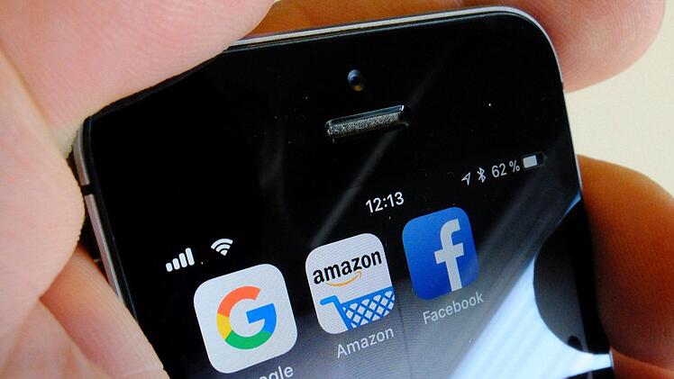 15 Euro Gutschrift sichern: Amazon schenkt Erstnutzern der Amazon-Shopping-App 15 Euro. Aber nur noch für kurze Zeit!  Symbolfoto: Stefan Jaitner/dpa