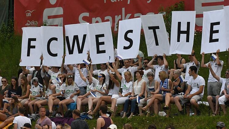 Vor einem Jahr war die Unterstützung für den FC Westheim in Waldberg tadellos. Gegen den TSV Nordheim/Rhön verlor Westheim aber 0:3 und verpasste somit den Aufstieg in die Kreisliga Rhön. Dies wollen die Waster diesmal unbedingt anders machen. Dazu müssen sie gegen den FC Eibstadt gewinnen.Hopf