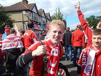 Benjamin Stumpf aus Nordhalben hat im Moment allen Grund zur Freude über die Leistungen "seines" FC Bayern München. Foto: Andi Bär (Anpfiff)