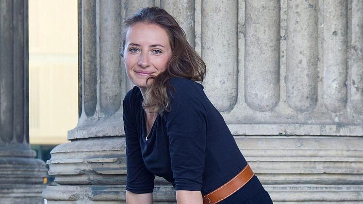 Anika Landsteiner hat ihr erstes Buch veröffentlicht. Foto: Deniz Ispaylar