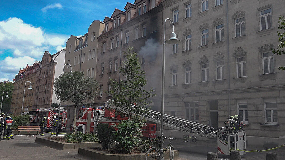 Wohnung geht in Flammen auf