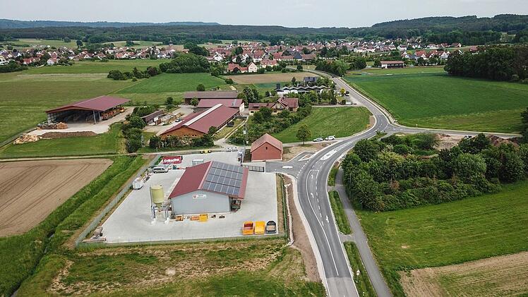 320 000 Euro kostete die Gemeinde Langensendelbach die Linksabbiegerspur. Foto: NEWS5/Merzbach