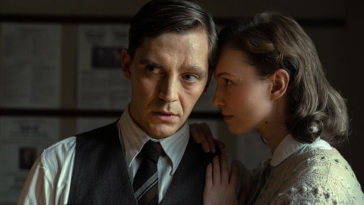 Morava (Jonas Nay) wird auch bei den Ermittlungen von seiner Verlobten Jitka Modr&aacute; (Diana Dulinkov&aacute;) unterst&uuml;tzt.