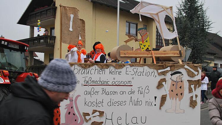 Faschingsumzug in Burglauer  Foto: Manfred Mellenthin