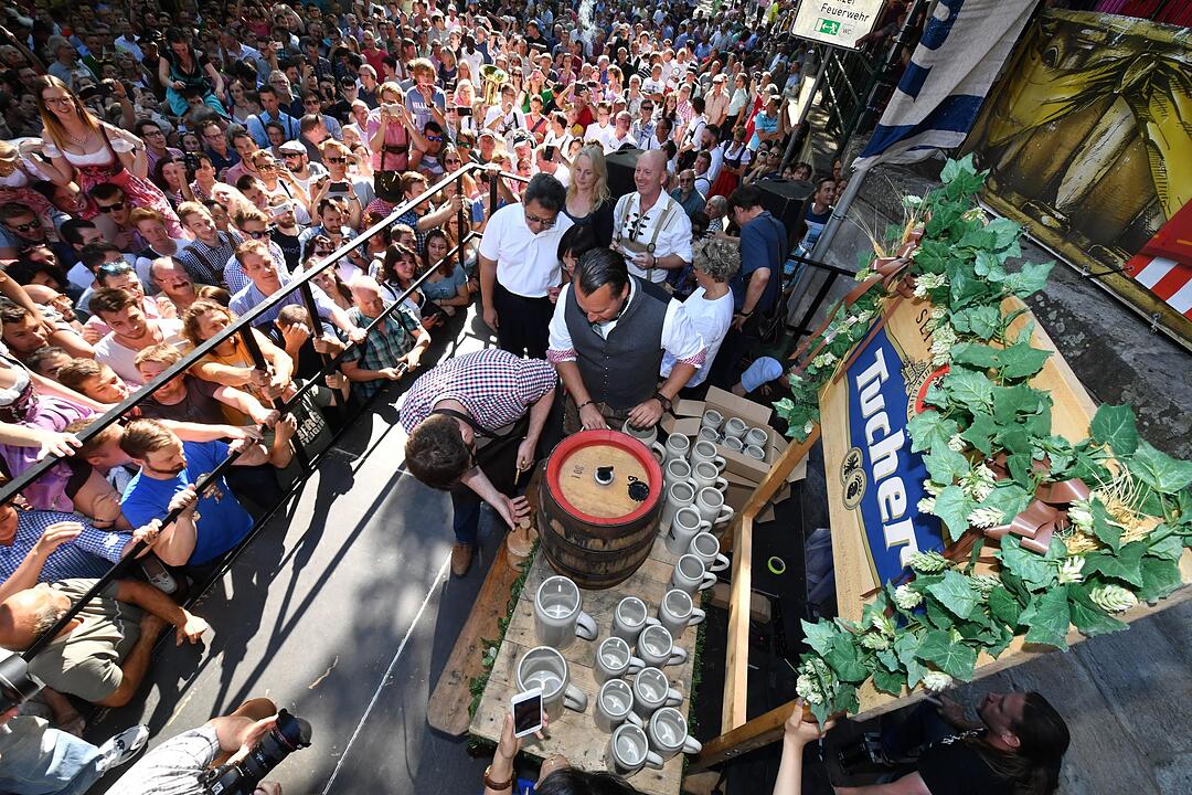 Bergkirchweih 2017: Drei Schläge zum Bieranstich