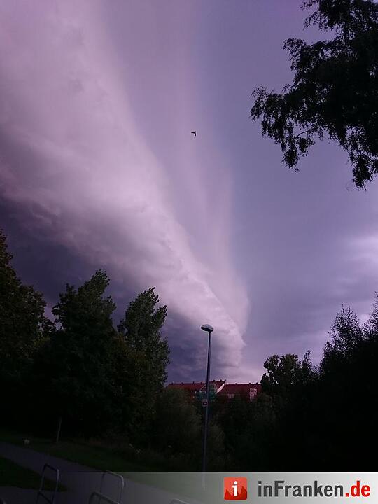 Gewitterfront über Bamberg und Umgebung