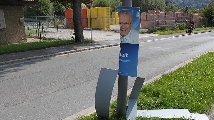 Wahlplakate der CSU (Bild) und auch der AfD wurden in Kulmbach massenweise zerstört.Archiv/Lena Müller