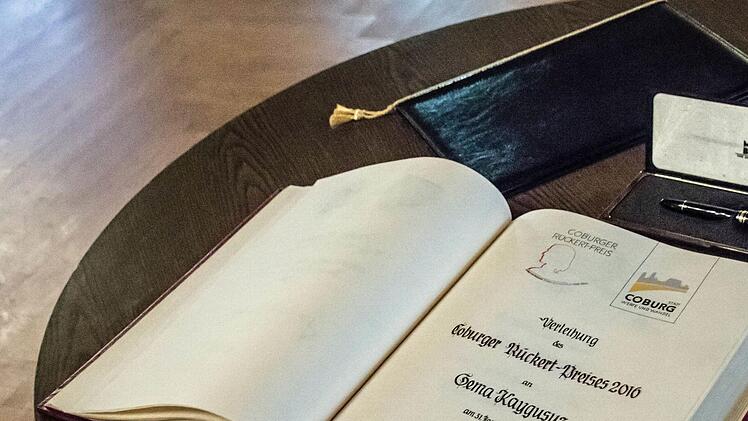 Impressionen vom Rückert-Festakt im historischen Coburger Rathaussaal.Foto: Jochen Berger