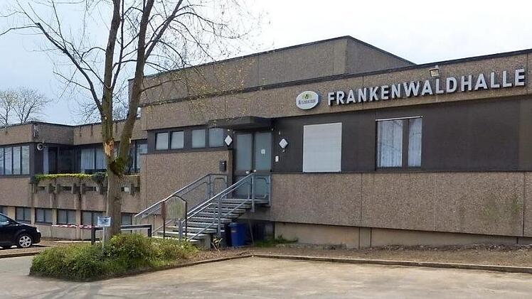 Rund eine Million Euro kostet die energetische Sanierung der Frankenwaldhalle Grafengehaig. Foto: Klaus-Peter Wulf