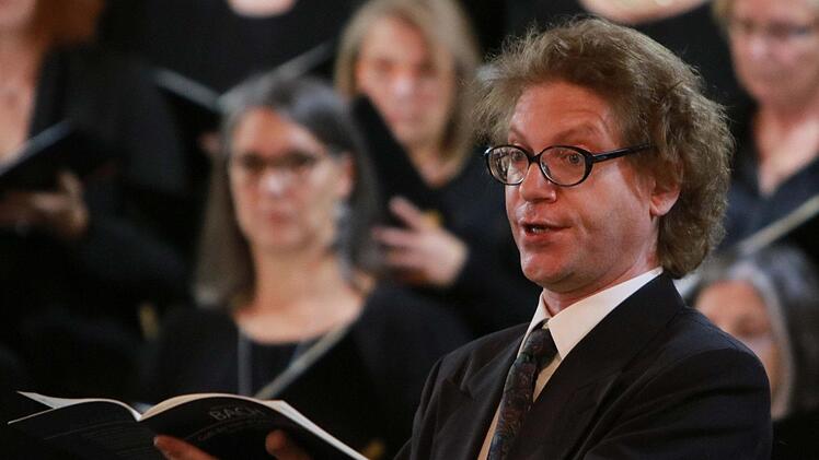 Die Kantorei St. Georg unter Leitung von Markus Heunisch gestaltete in Neustadt ein Kantatenkonzert zum Reformationsjubiläum.Foto: Jochen Berger