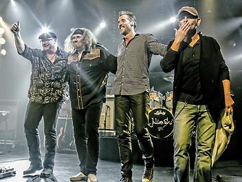 Julian Sas und Band kommen am Samstag nach Hallstadt. Foto: p