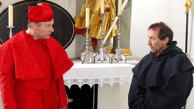 Mit der Welturauff&uuml;hrung "Luther - Rebell seiner Zeit" wartete die Naturb&uuml;hne (links Vorsitzender Siegfried K&uuml;spert, rechts Gerd Kammerer)  im Jubil&auml;umsjahr der Reformation auf.Archiv/Dieter H&uuml;bner
