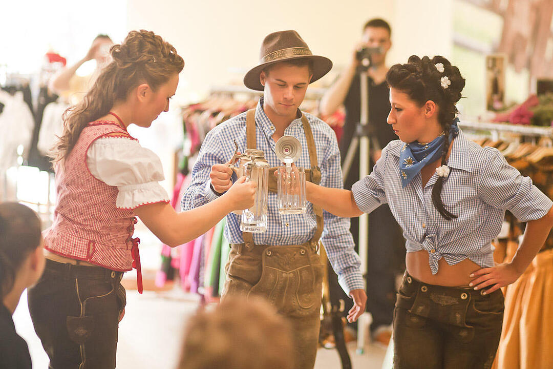 Sandmadla Kuer - Trachtenhof Nuebler