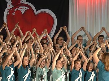 Viel Begeisterung strahlte beim Musical "Herzschlag" der Projektchor aus, der sehr professionell auftrat.Christian Licha