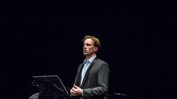 Der Tenor David Zimmer und Claudio Rizzi am Flügel gestalteten einen Liederabend im Theater in der Reithalle.