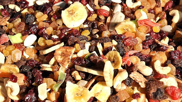 Trockenfrüchte im Müsli: Oft eine versteckte Zuckerfalle.