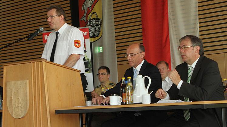 Auch viele Behördenvertreter hörten die Fachvorträge auf dem Podium. Foto: Günther Geiling