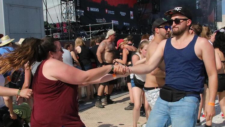 Stimmung vor den Bühnen war bei Rock im Park 2017 an der Tagesordnung. Foto: Annika Seidel