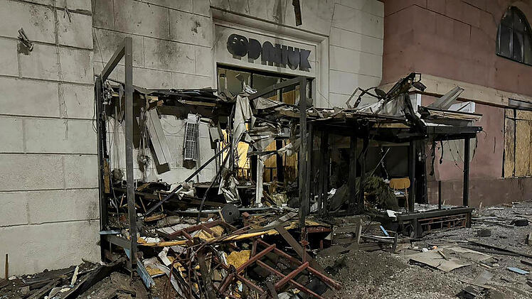 Ukraine-Krieg - Charkiw: ZDF-Team bei Raketenangriff auf Hotel in Charkiw getroffen