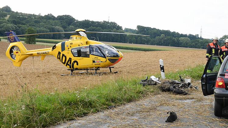 Ein 16-Jähriger ist am Donnerstagabend zwischen Straßgiech und Drosendorf tödlich verletzt worden. Foto: Ronald Rinklef