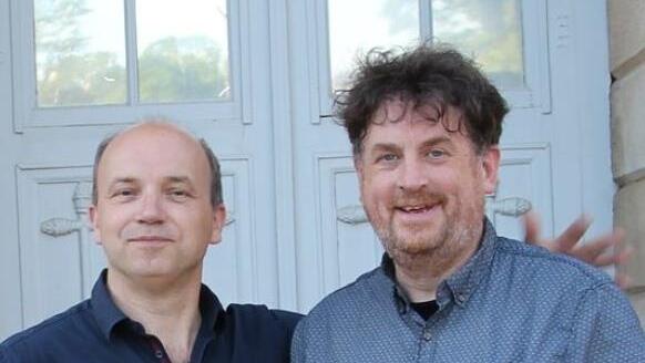 Der britische Komponist Richard Ayres (rechts) mit dem Generalmusikdirektor des Landestheaters Coburg, Roland Kluttig.Carolin Herrmann