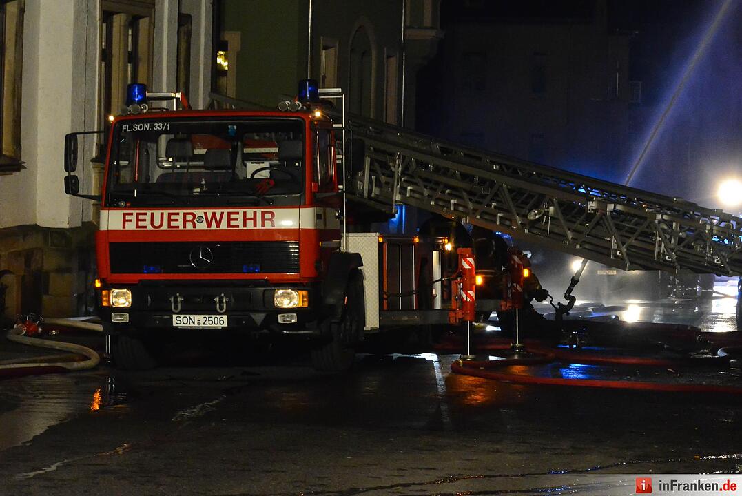 Mehrfamilienhaus in Sonneberg brennt