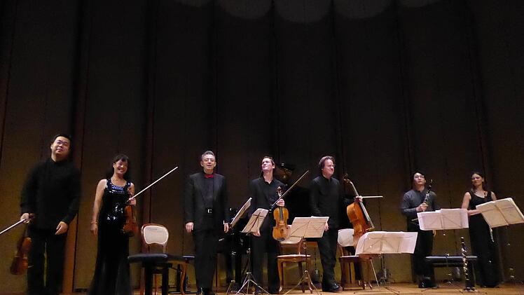 Sie präsentierten die Romanze da camera in neuer Verpakung: Feng Ning, Mira Wang, Rafaele Cortesi, Kyle Armbrust, Jan Vogler, Wooyun Kim und Zofia Neugebauer. Foto: Ahnert