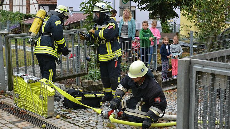 Feuerwehrübung am Kindergarten in Brünn. Foto: Björn Hein