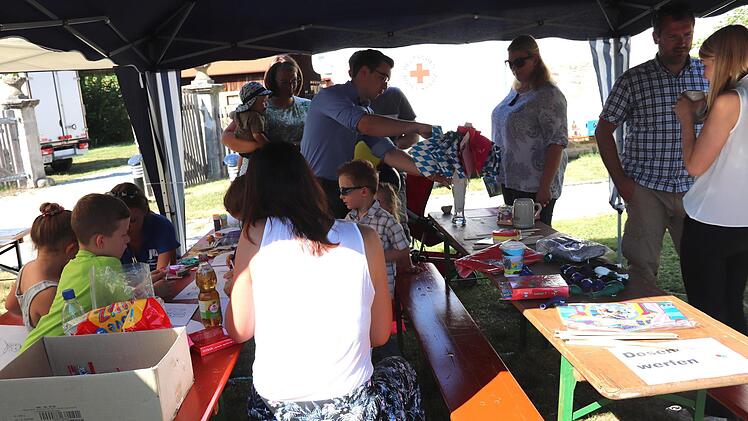 Die Malstation gehörte zum Kinderprogramm Foto: Johanna Blum