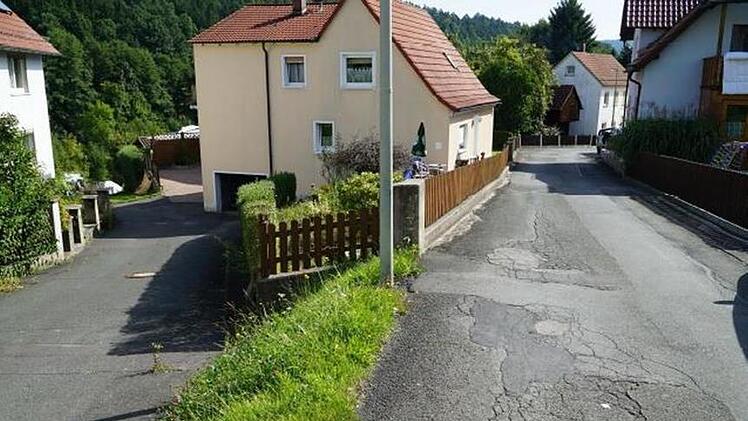 Im Rahmen der Dorferneuerung soll auch die Krebsbachstraße in Theisenort mit saniert werden. Foto: privat