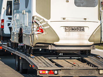 Wohnmobil, Wohnwagen, Camping, Unfall