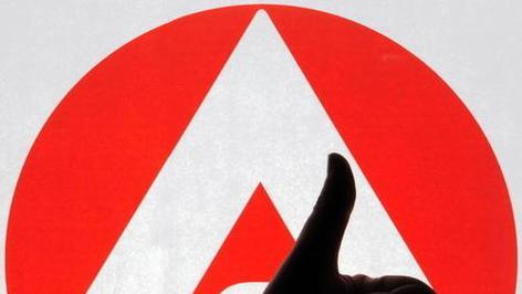 Der Daumen signalisiert Optimismus. Die Arbeitslosenquote im Landkreis war 2006 mit 6,6 Prozent gering. Bundesweit lag sie im vergangenen Jahr bei 12,2 Prozent. Der Landkreis Kitzingen belegte damit Rang 57 von insgesamt 435 untersuchten Kreisen und kreisfreien Städten.