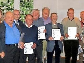 Die Mitglieder des FSV Danndorf, die für 65, 60 und 55 Jahre Treue geehrt wurden Fotos: privat