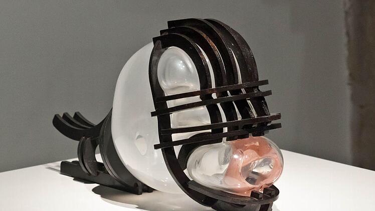 Karen Akester: Pinocchio syndrom: unbeliever / Coburger Glaspreis 2014, Veste / Foto: Jochen Berger