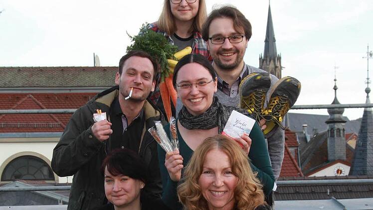 Sie wollen es wissen: Sechs Redakteure der Saale-Zeitung stellen sich dem Fasten-Abenteuer. Anja Greiner lebt sechs Wochen lang vegetarisch, Anja Vorndran ohne zu schimpfen und ohne Chips, Markus Klein verzichtet aufs Rauchen, Jessica Rohrbach auf Industriezucker, Benedikt Borst hat sich bis Ostern jeden Tag eine Sporteinheit verordnet und Carmen Schmitt will nur noch Dinge aus der Region konsumieren. Redaktionsfasten - das Experiment beginnt. Foto: Ulrike Müller
