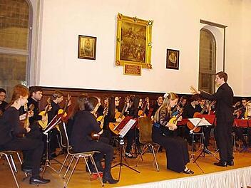 Das Bayerische Landesjugendzupforchester wird am 7. Januar im Historischen Rathaussaal in Kronach zu sehen und hören sein - hier das BLJZO bei seinem Gastkonzert an gleicher Stelle vor zwei Jahren. Foto: Heike Schülein-Archiv