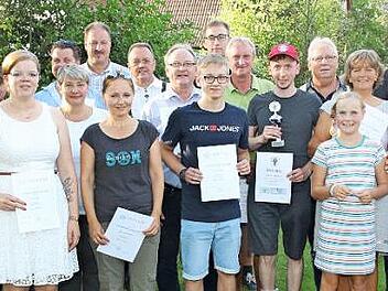 Die Ortsmeister im Schießen der Gemeinden Großheirath und Untersiemau  Foto: Michael Stelzner